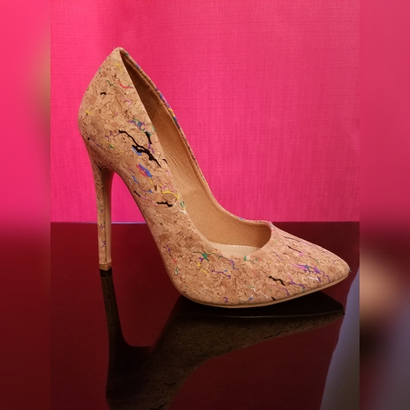 Corkscrew Pumps - Picture 1 of 8